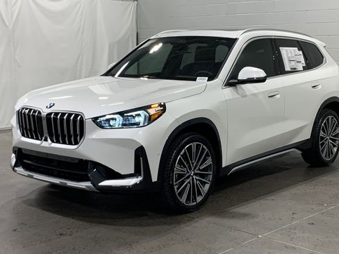 Used 2026 BMW X1 xDrive28i w/ Technology Package AWD/4WD image 3