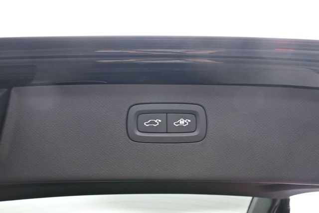 Used 2023 Volvo XC90 B6 Core w/ Protection Package Premier AWD/4WD image 29
