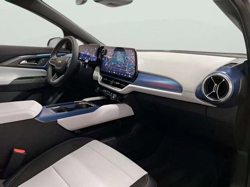 Used 2026 Chevrolet Equinox EV LT image 22