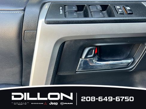 Used 2022 Toyota 4Runner SR5 AWD/4WD image 11