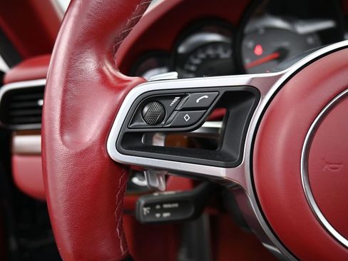 Used 2019 Porsche 911 Targa 4S image 10