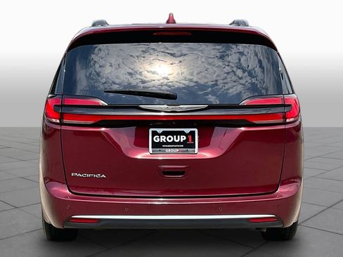Used 2022 Chrysler Pacifica Touring-L FWD image 5