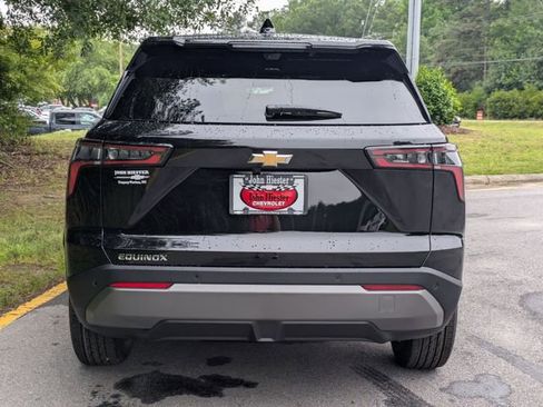 New 2026 Chevrolet Equinox LT w/ Safety and Technology Package FWD image 3