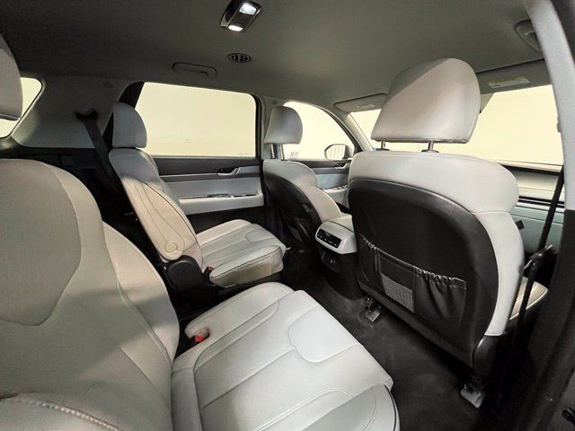 Used 2025 Hyundai Palisade SEL FWD image 12