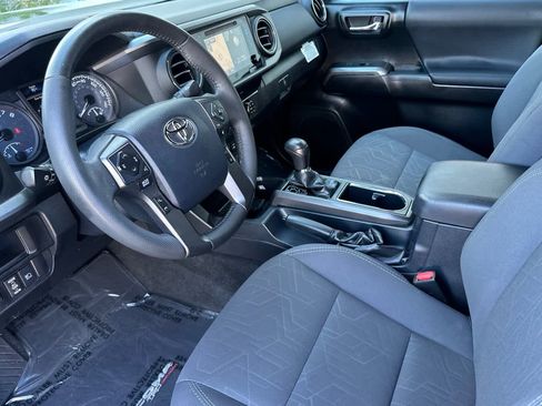 Used 2019 Toyota Tacoma TRD Off-Road w/ Technology Package image 11