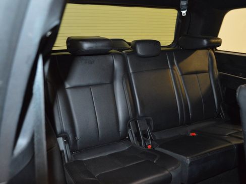 Used 2020 Ford Expedition XLT w/ Equipment Group 202A AWD/4WD image 13