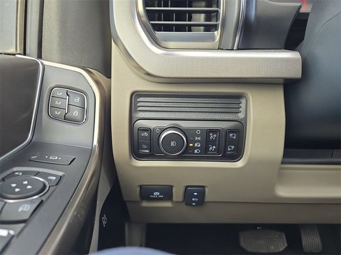 Used 2025 Ford F450 Platinum w/ Platinum Plus Package image 27