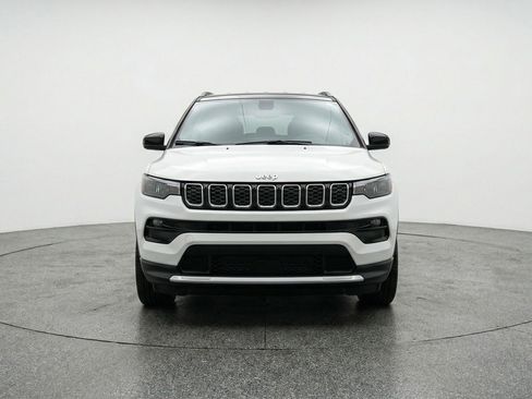 Used 2025 Jeep Compass Limited image 2