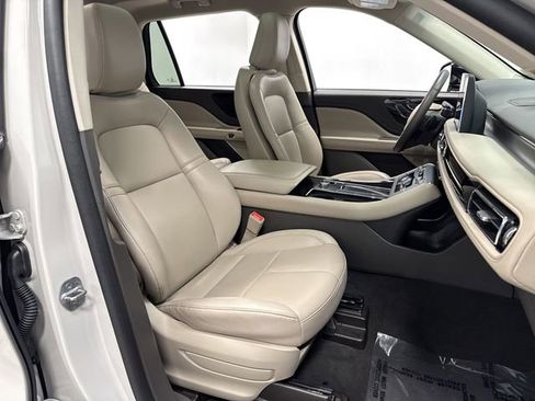 Used 2023 Lincoln Aviator AWD w/ Premium Package image 33