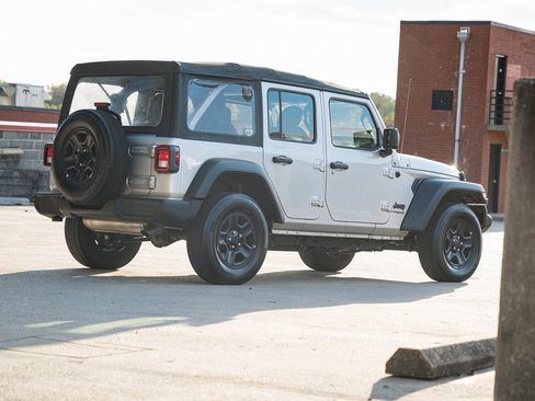 Used 2022 Jeep Wrangler Unlimited Sport image 7