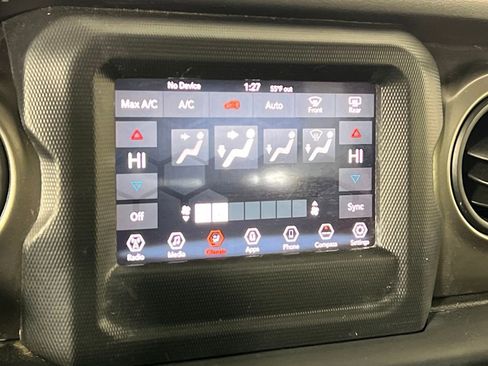 Used 2018 Jeep Wrangler Unlimited Sport S image 24