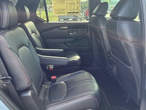 Used 2023 Honda Pilot TrailSport image 20