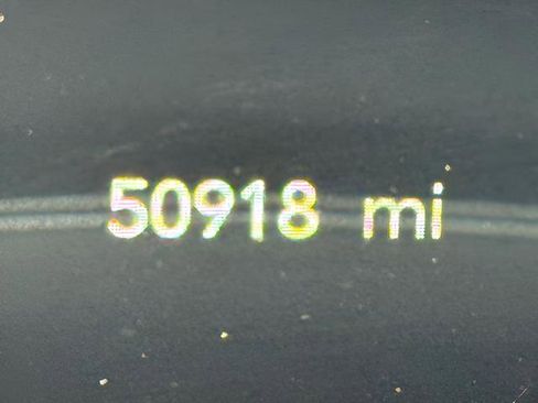 Used 2024 Chrysler Pacifica Touring-L FWD image 17