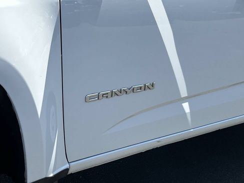 Used 2020 GMC Canyon SLE w/ Driver Alert Package RWD image 31