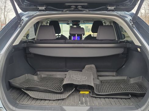 Used 2024 Toyota Venza LE image 7