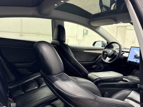Used 2023 Tesla Model 3 Standard Range image 18