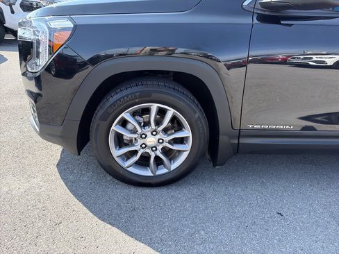 Used 2022 GMC Terrain SLT w/ Infotainment Package II AWD/4WD image 11