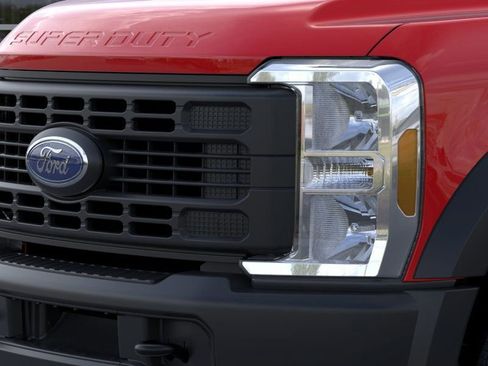 New 2025 Ford F550 4x4 Supercab Super Duty image 17