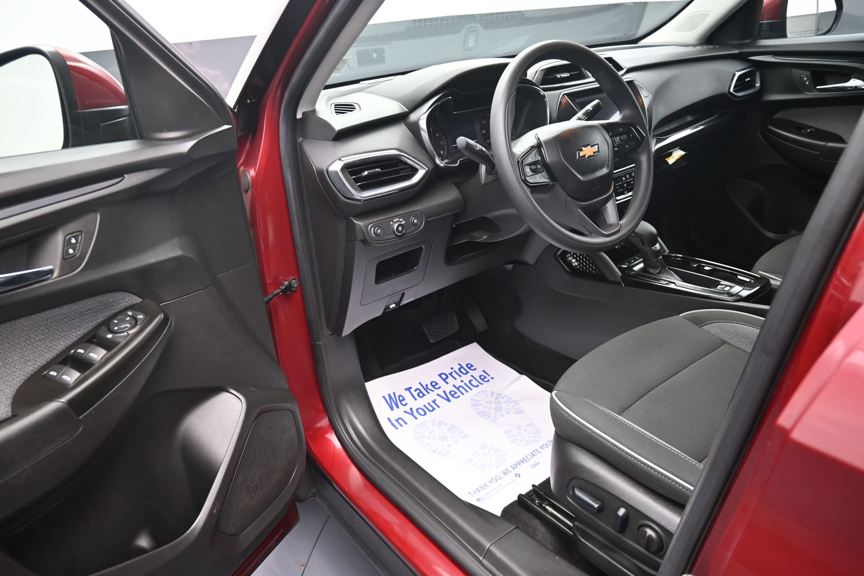 Used 2023 Chevrolet TrailBlazer LT FWD image 10