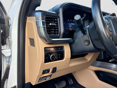 Used 2023 Ford F250 Lariat w/ Chrome Package image 11