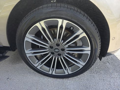 Certified 2024 Land Rover Range Rover Long Wheelbase Autobiography AWD/4WD image 9