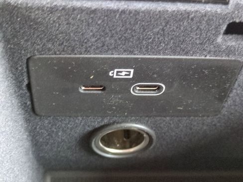 New 2026 Volvo XC90 B6 Plus w/ Protection Package Premier image 21