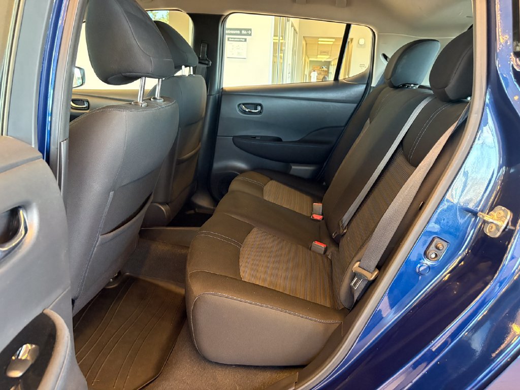 Used 2019 Nissan Leaf SV w/ Protection Package FWD image 25