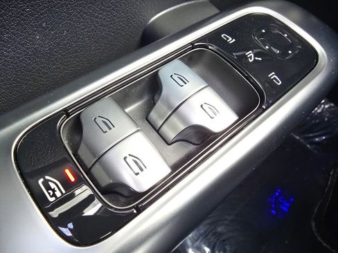 Certified 2025 Mercedes-Benz C 300 4MATIC Sedan image 25