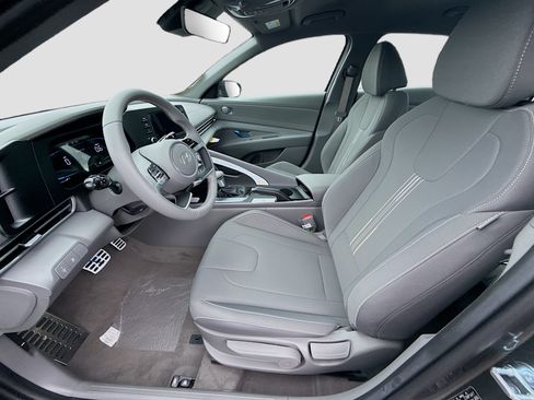 New 2026 Hyundai Elantra Sport FWD image 14