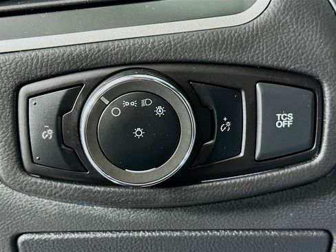 Used 2024 Ford Edge SEL image 16