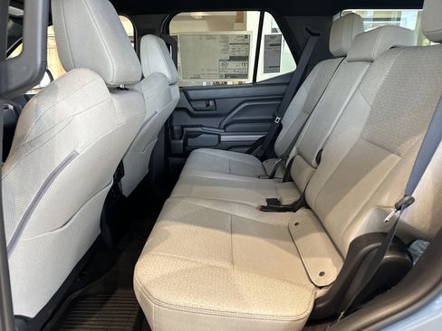 New 2026 Toyota 4Runner SR5 AWD/4WD image 13