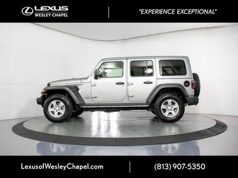 Used 2018 Jeep Wrangler Unlimited Sport S AWD/4WD image 10