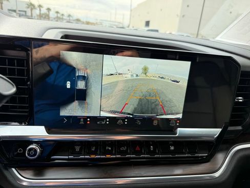 Used 2025 GMC Sierra 2500 SLT w/ SLT Premium Package image 31