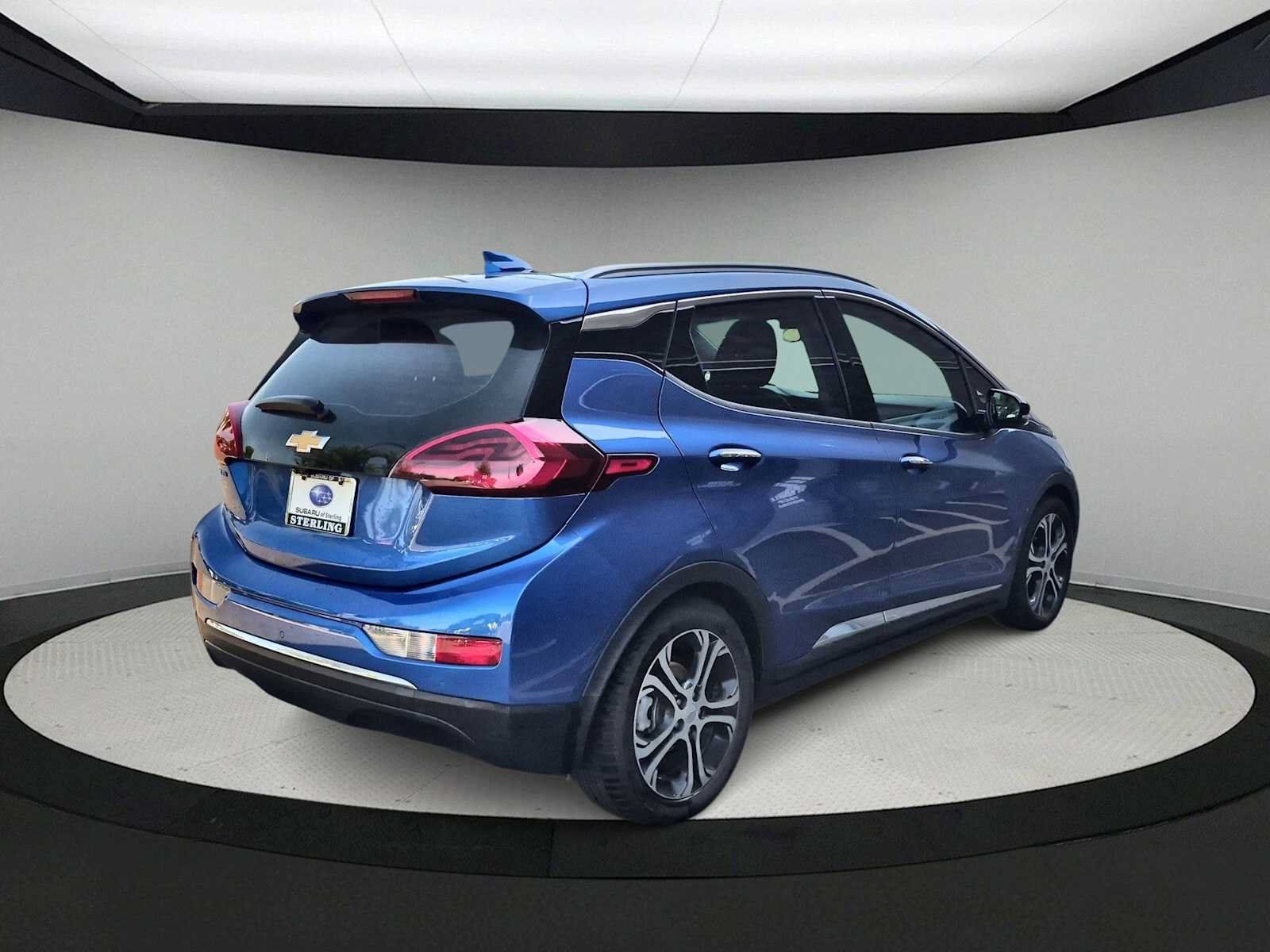 Used 2020 Chevrolet Bolt Premier w/ Infotainment Package FWD image 8