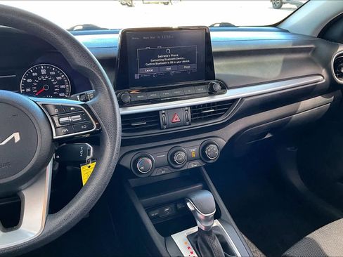 Used 2022 Kia Forte LXS image 7