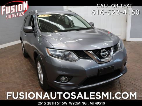Used 2016 Nissan Rogue SV FWD image 1