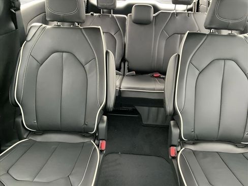 New 2026 Chrysler Pacifica Limited w/ S Appearance Package FWD image 29