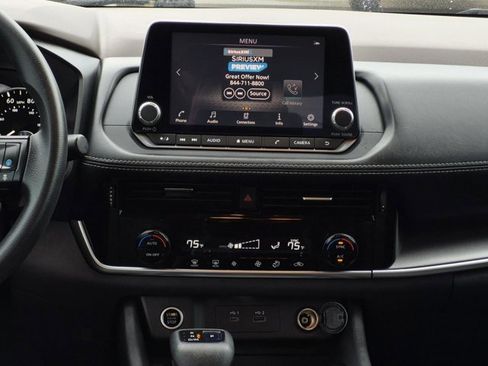 Used 2021 Nissan Rogue SV image 17