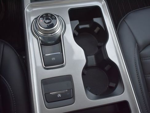 Used 2024 Ford Edge SEL w/ Convenience Package image 30