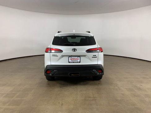 Used 2024 Toyota Corolla Cross AWD Hybrid w/ Convenience Package image 10