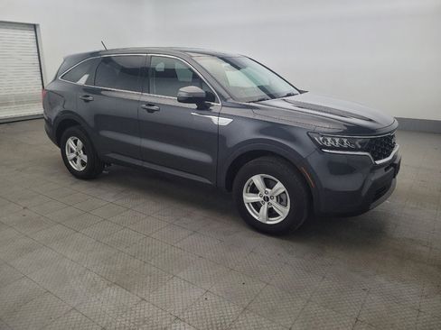 Used 2023 Kia Sorento LX image 11