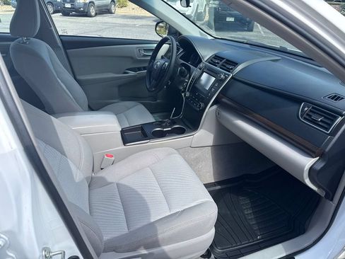 Used 2017 Toyota Camry LE FWD image 15