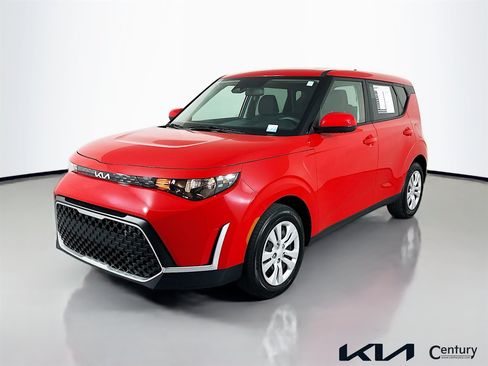 Certified 2025 Kia Soul LX FWD image 29