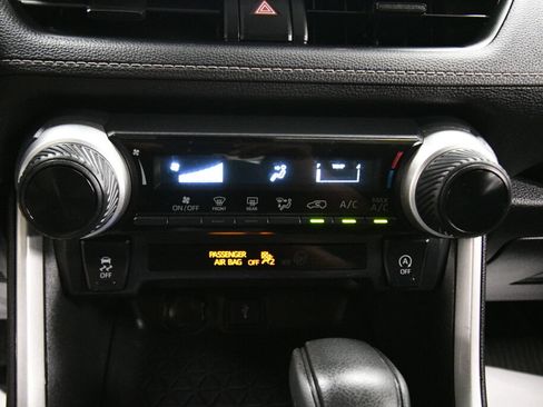 Used 2022 Toyota RAV4 LE AWD/4WD image 15