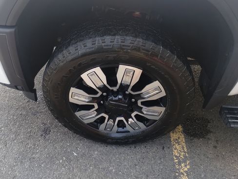 Used 2024 GMC Sierra 2500 Denali w/ Denali Reserve Package image 23