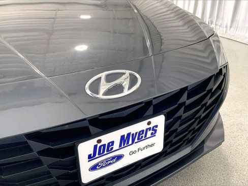 Used 2021 Hyundai Elantra SEL image 7