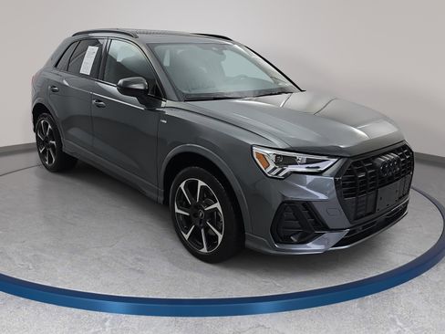 Used 2025 Audi Q3 2.0T Premium Plus w/ Premium Plus Package AWD/4WD image 3