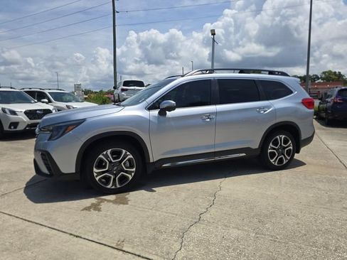 Used 2023 Subaru Ascent Touring AWD/4WD image 1
