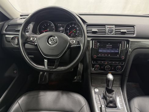Used 2017 Volkswagen Passat 3.6 SEL Premium image 17