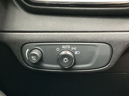 Used 2022 Chevrolet Bolt EUV LT w/ Driver Confidence Package FWD image 37